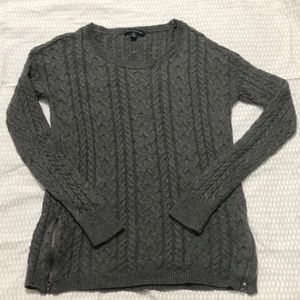 American Eagle grey cable knit sweater.